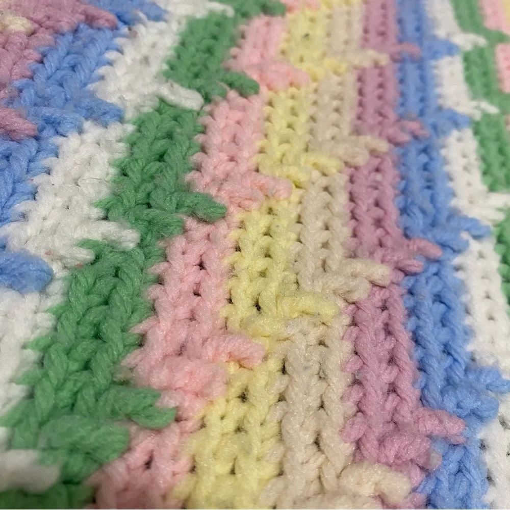 Gorgeous Knit Pattern Handmade Crocheted / Knitted Blanket Pastel Rainbow Fringe